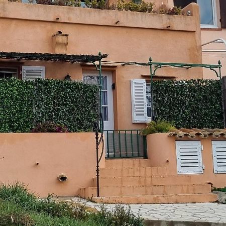 Logement Equipe Grimaud Extérieur photo