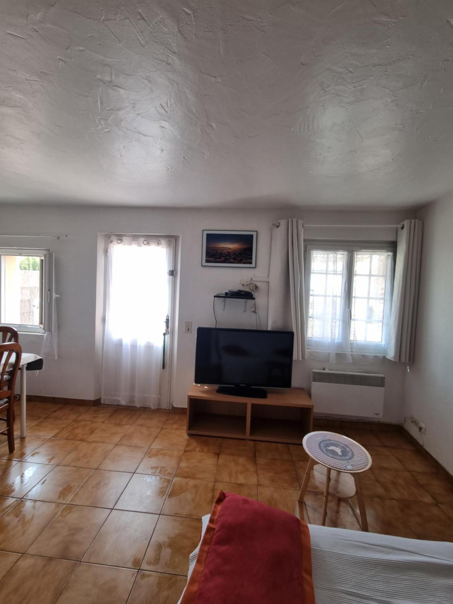 Logement Equipe Grimaud Extérieur photo