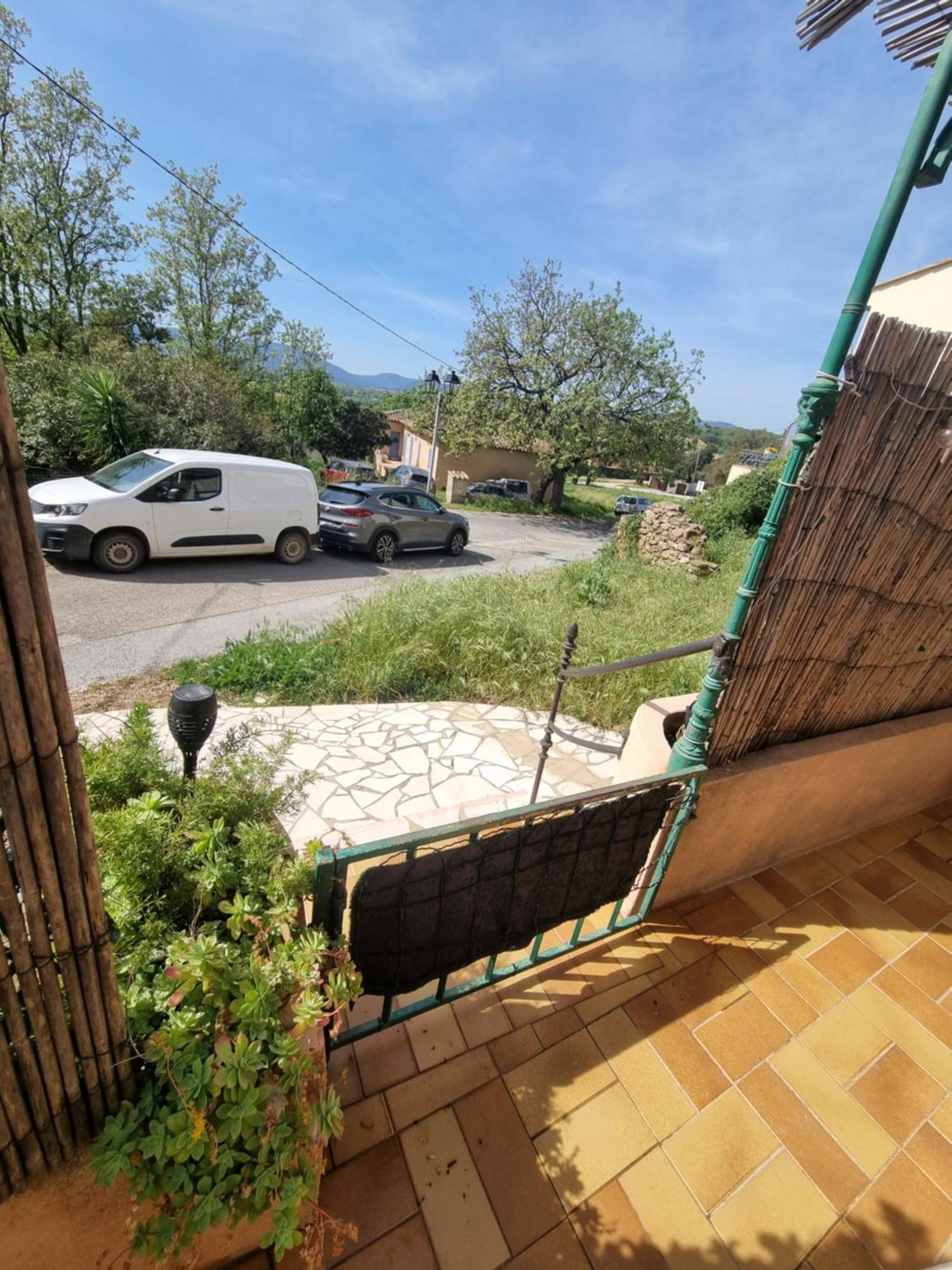 Logement Equipe Grimaud Extérieur photo